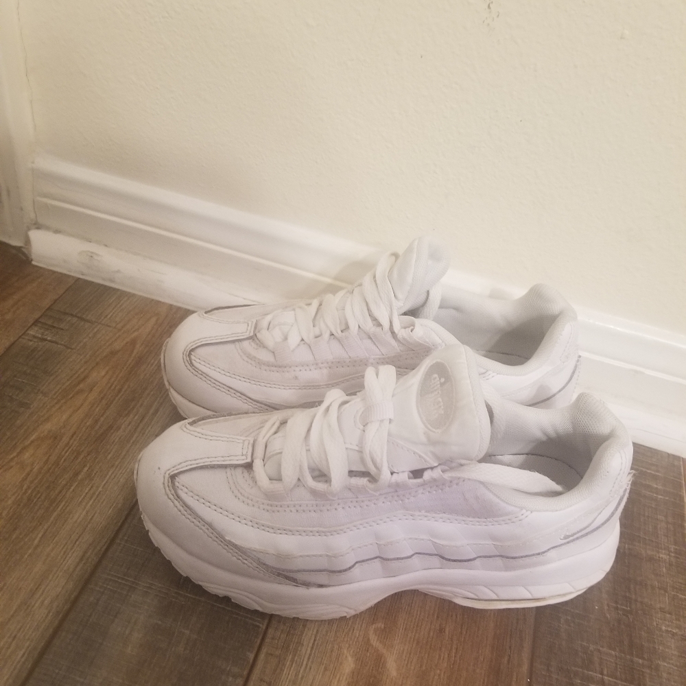 Boys White Nike Air Max 90 size 13C